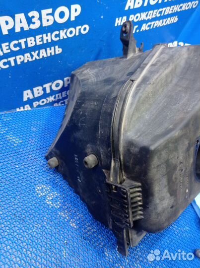 Корпус воздушного фильтра Cadillac Cts 1 седан LP1