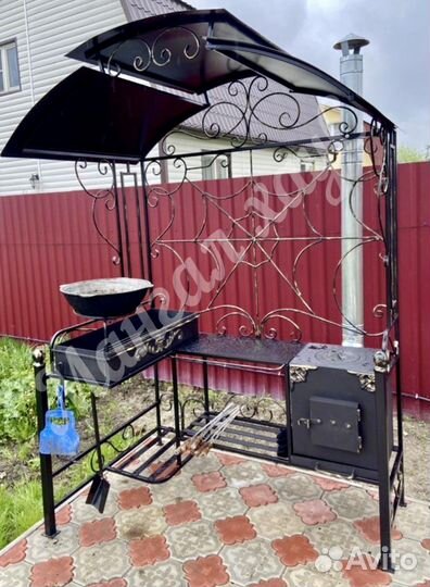 Мангал с крышей