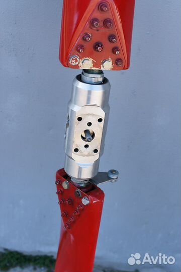 Винт изменяемого шага реверсивный