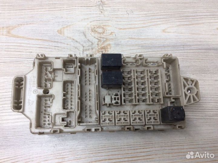 Блок предохранителей Mitsubishi Lancer 9 CS