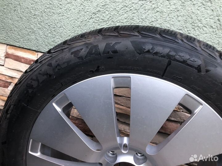 Bridgestone Blizzak LM-32 225/50 R17