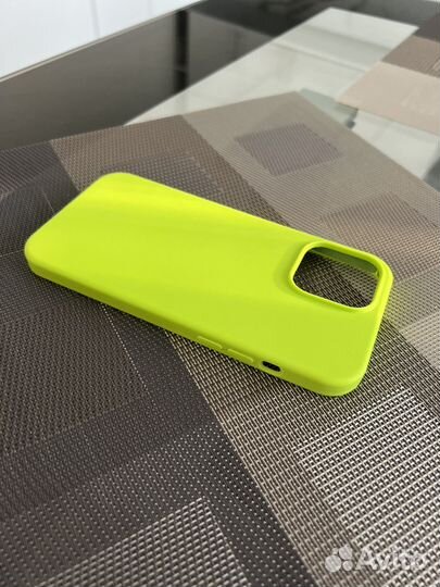Чехол на iPhone 13 pro max лаймовый