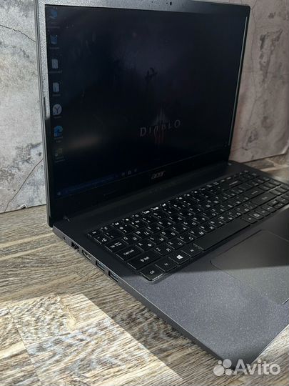 Acer i3-7020U/FullHD/Nvidia MX130/8/256 SSD