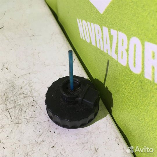 Крышка бачка тормозной жидкости Фольксваген Тран