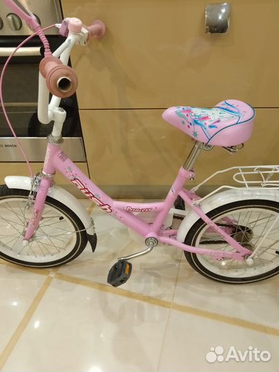 Велосипед детский четырех колесный