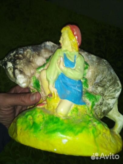 Старая ыигура красная шапочка и волк гипс