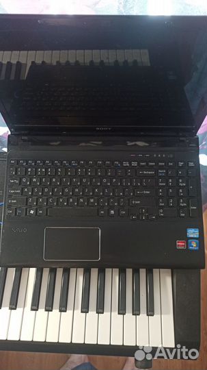 Ноутбук Sony Vaio 2012 год