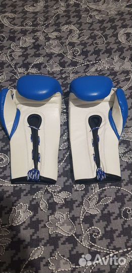 Перчатки боксерские нат.кожа новые