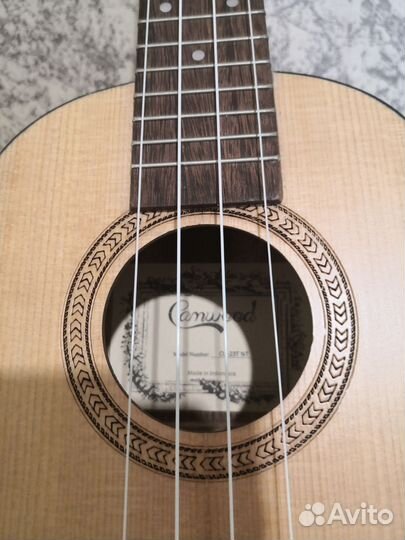 Укулеле гавайская гитара