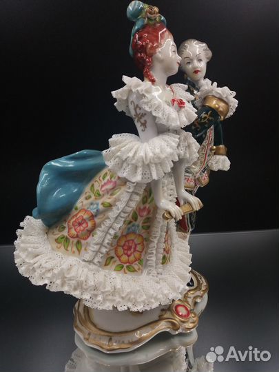 Фарфоровая статуэтка Дама с кавалером Volkstedt