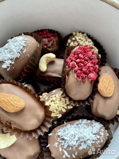 Финики в шоколаде