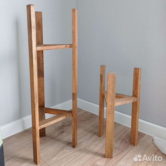 Деревянная напольная подставка для цветов