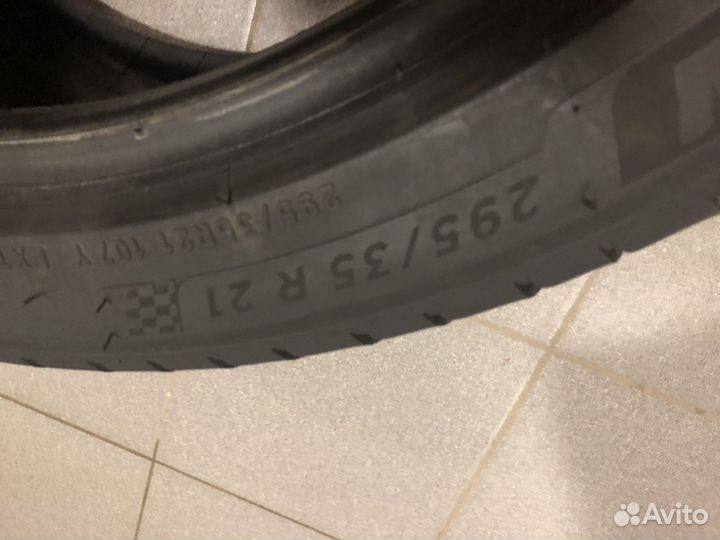 Michelin Pilot Sport 4 295/35 R21