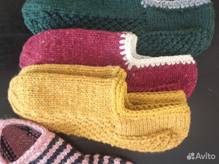 Вязанные носки, следки, сноуды, манишки, жилеты
