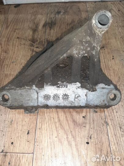 Кронштейн Крайслер 4573189