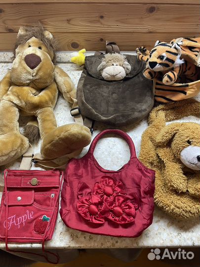 Детские ранцы игрушки и сумки
