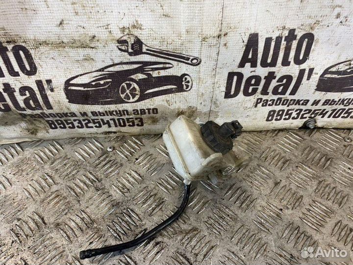 Бачок тормозной жидкости Ford Focus 2003