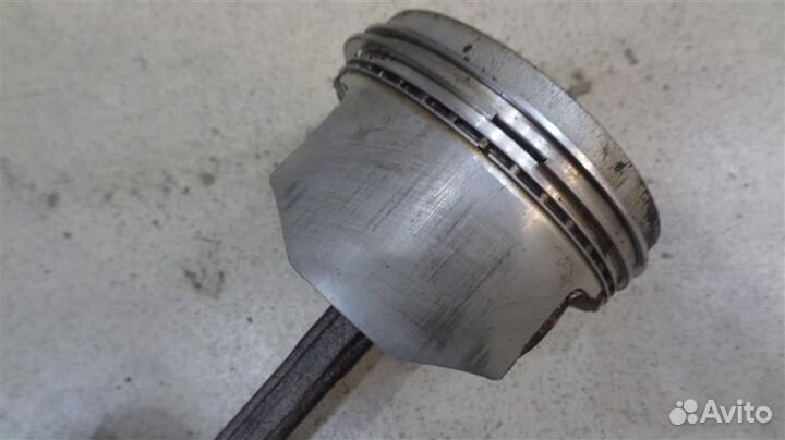 Поршень с шатуном Nissan Cube Z10 1998-2002