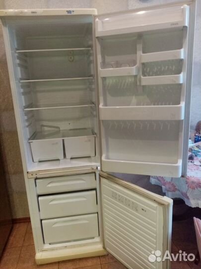 Холодильник двухкамерный stinol 116 er