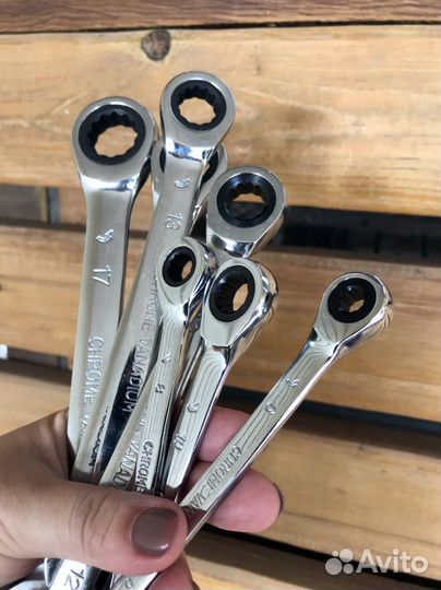 Набор ключей с трещоткой