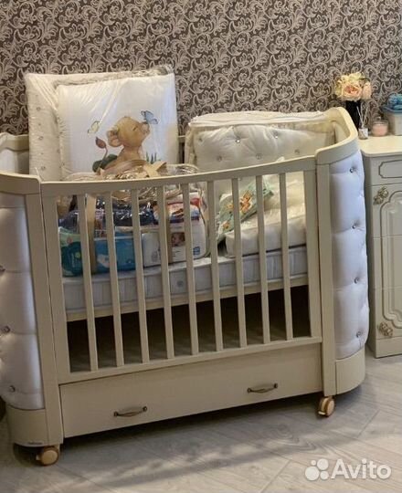 Детская кроватка