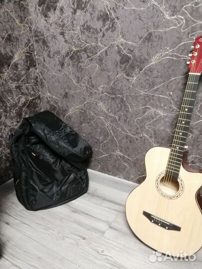 Акустическая гитара