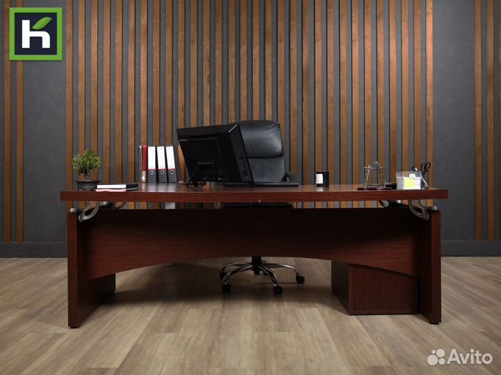 Мебель для руководителя / Офисный стол