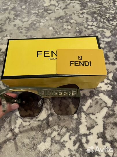 Солнцезащитные очки женские