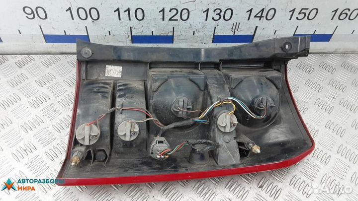 Фонарь задний левый Land Rover Discovery 3 2006