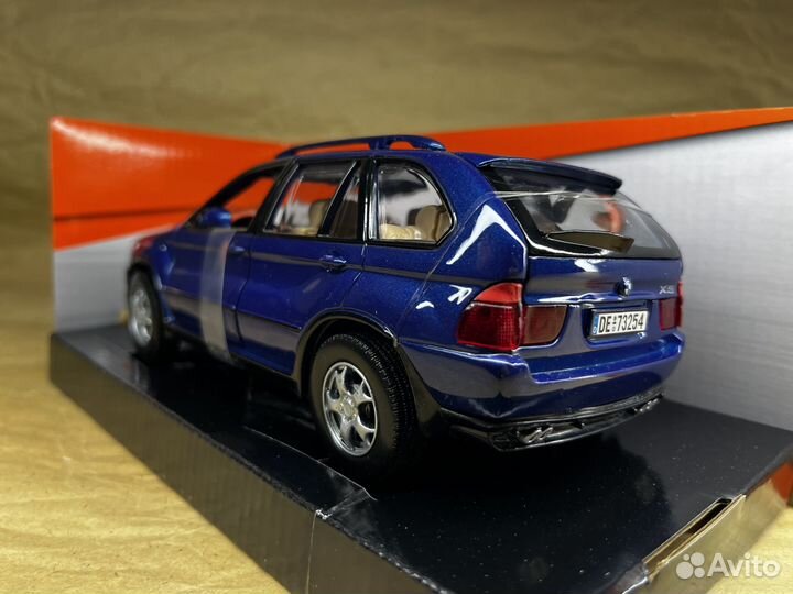 BMW X5 1/24 MotorMax