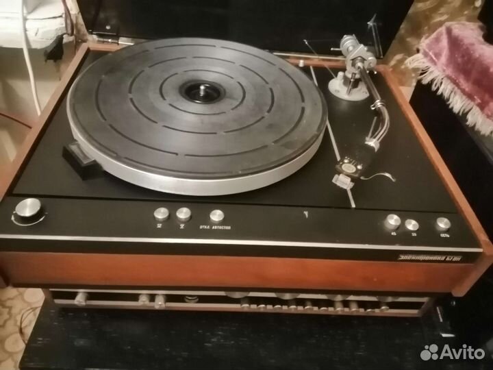 Проигрыватель винила электроника Б1-011