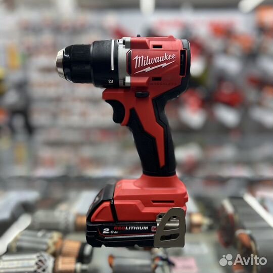 Шуруповерт Milwaukee M18 4933492833