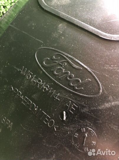 Подкрылок передний Локер Ford Focus 3 2011