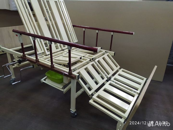 Медицинская кровать для инвалидов