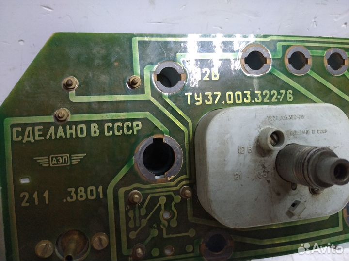 Панель приборов Москвич 2141