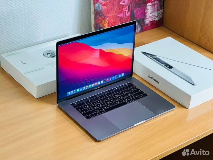 Macbook Pro 15 2017 Touch Bar 16gb/500 (в идеале)