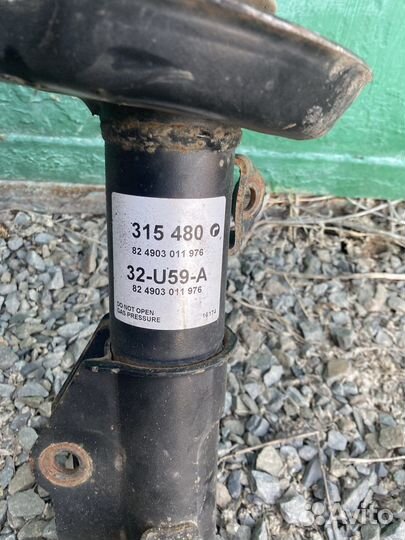 Передний правый амортизатор opel astra j