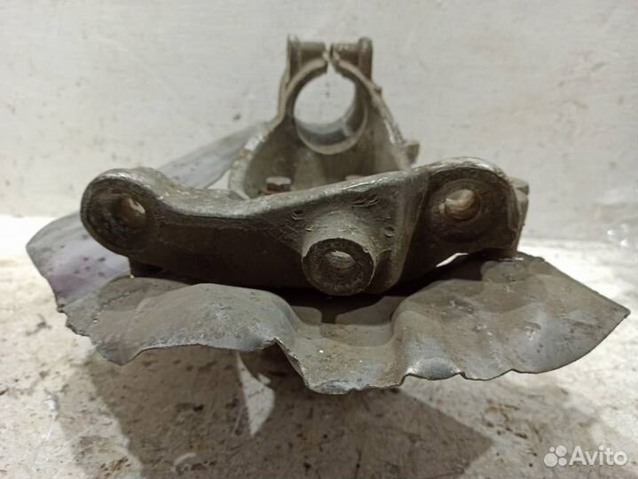 Кулак передний правый бмв