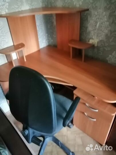 Компьютерный стол