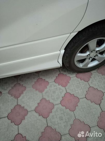 Накладка на крыло Toyota Estima