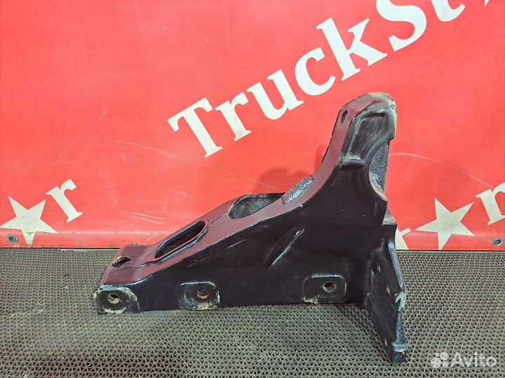 Кронштейн торсиона кабины правый 2018г Daf XF106