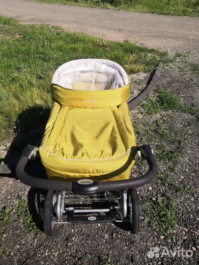 Прогулочная коляска
