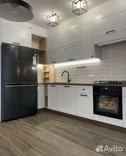 Кухонный гарнитур белый