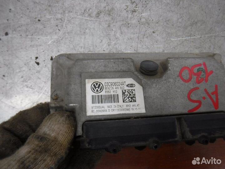 Блок управления двигателем Skoda Octavia A5 BUD