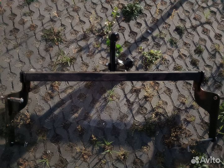 Фаркоп на logan