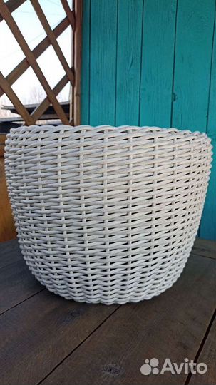 Кашпо цветочное из ротанга