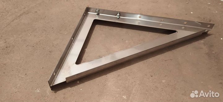 Кронштейн для дымохода