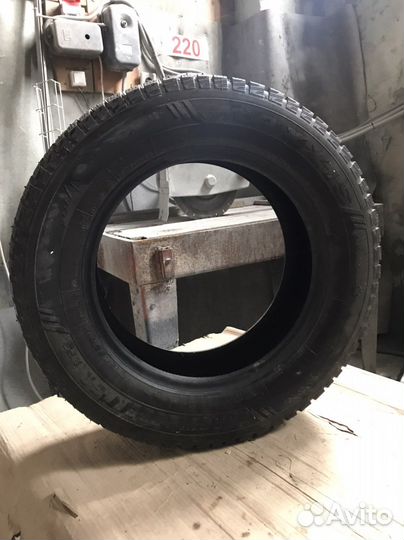 Maxxis ArcticTrekker NP3 215/65 R16 102T
