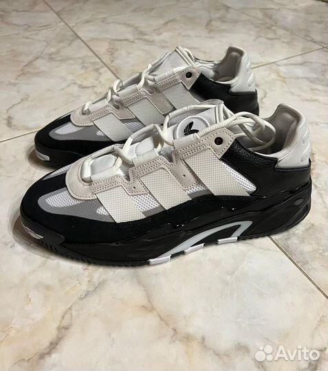 Кроссовки adidas