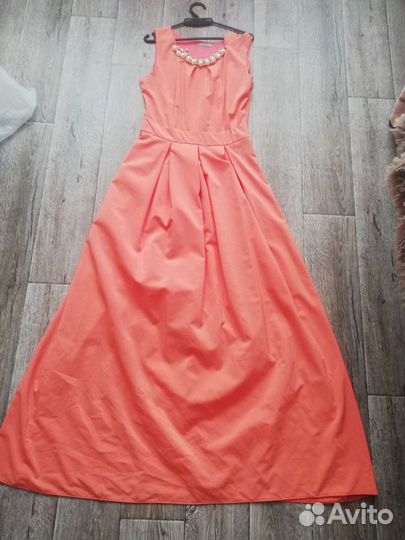 Платье в пол